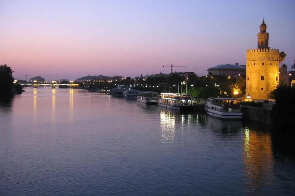 Alfonso XII Apartment Seville